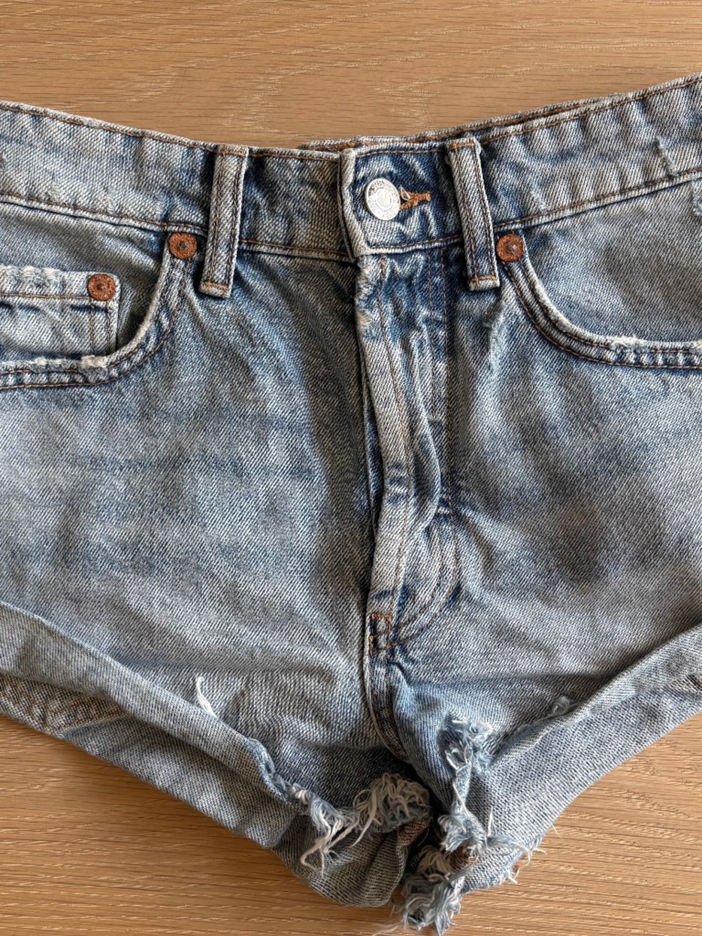 ZARA WOMENS JEAN CUT OFF SHORTS SIZE 0